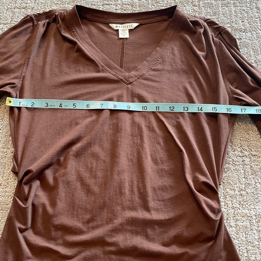 Athleta Outbound Chocolate Brown V-Neck Long Sleeve Ruched Tee, Athleisure, XS - Picture 10 of 16